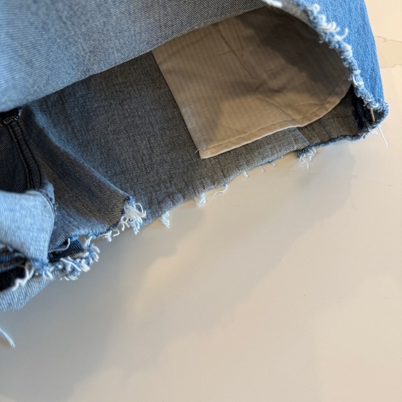 Abercrombie & Fitch Women's High Rise Mom Denim Shorts Size 37 Blue Distressed - Picture 9 of 11